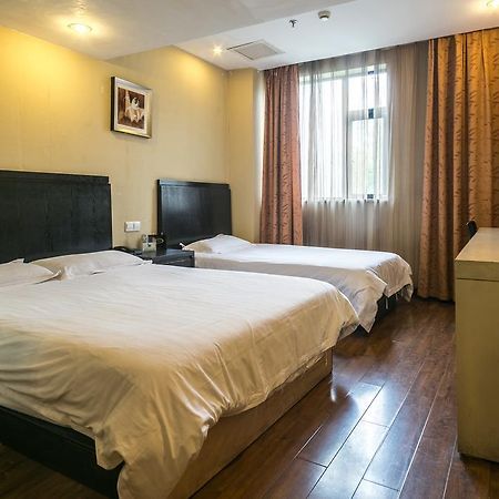 Jitai Hotel - People'S Square Branch Sanghaj Kültér fotó