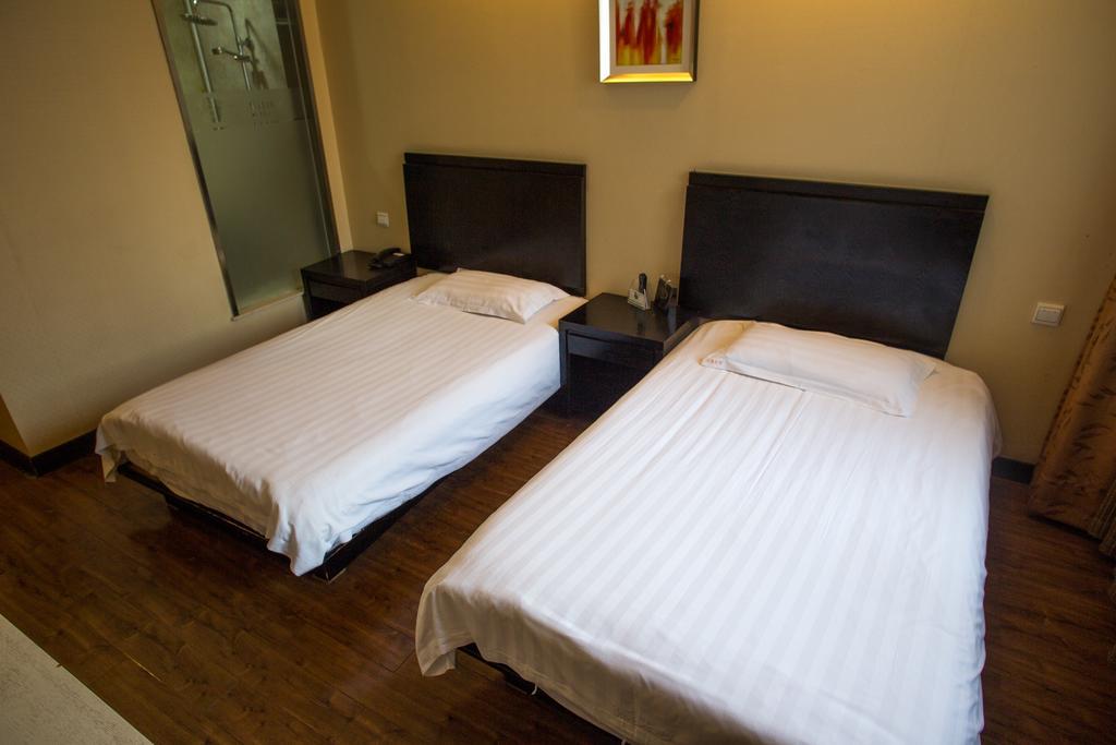 Jitai Hotel - People'S Square Branch Sanghaj Kültér fotó
