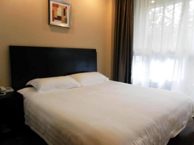 Jitai Hotel - People'S Square Branch Sanghaj Kültér fotó